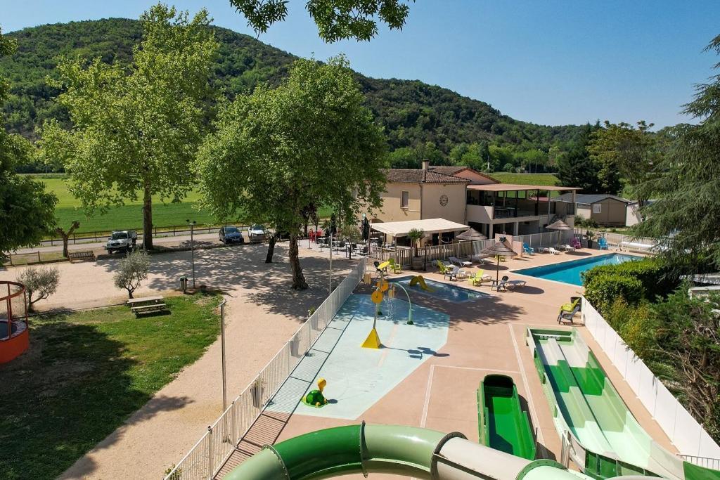Camping Le Chassezac Sampzon Exterior foto